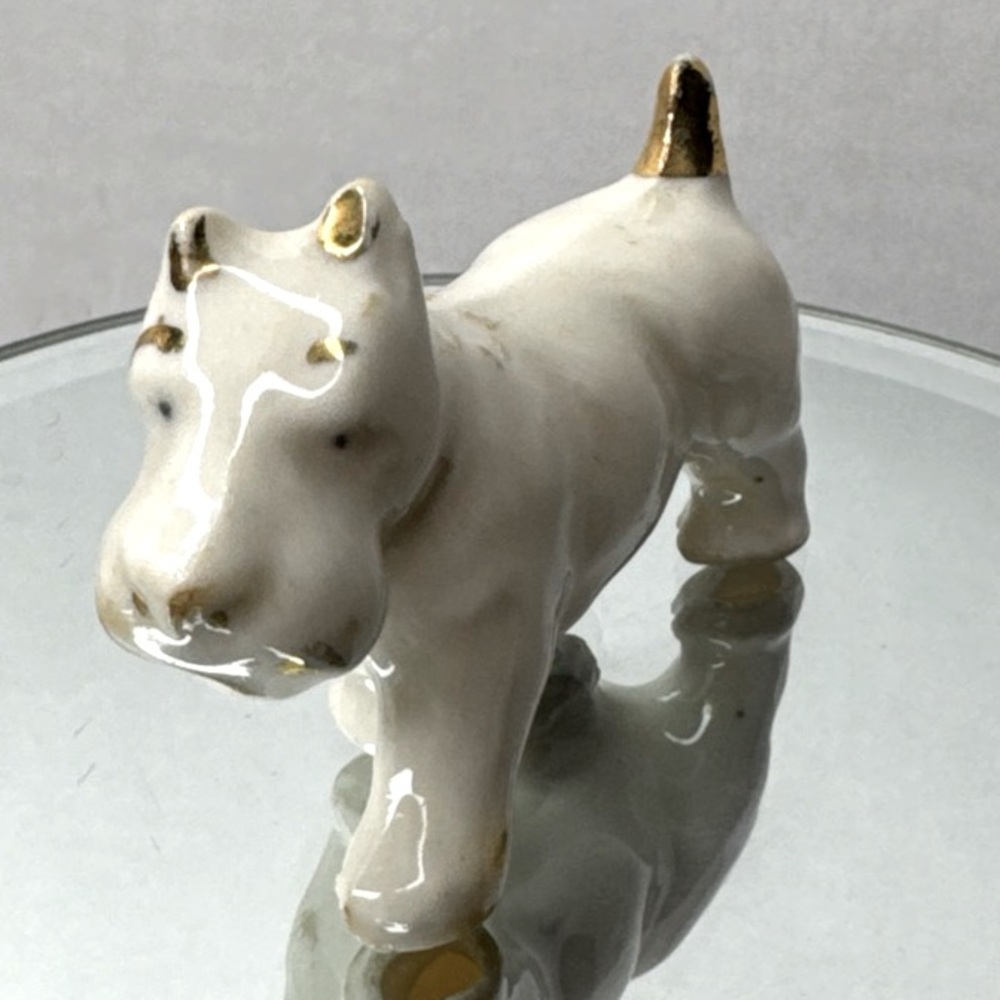 Scottish terrier, dog figurine, white with gold accent, vintage rare 2” x 2.5”